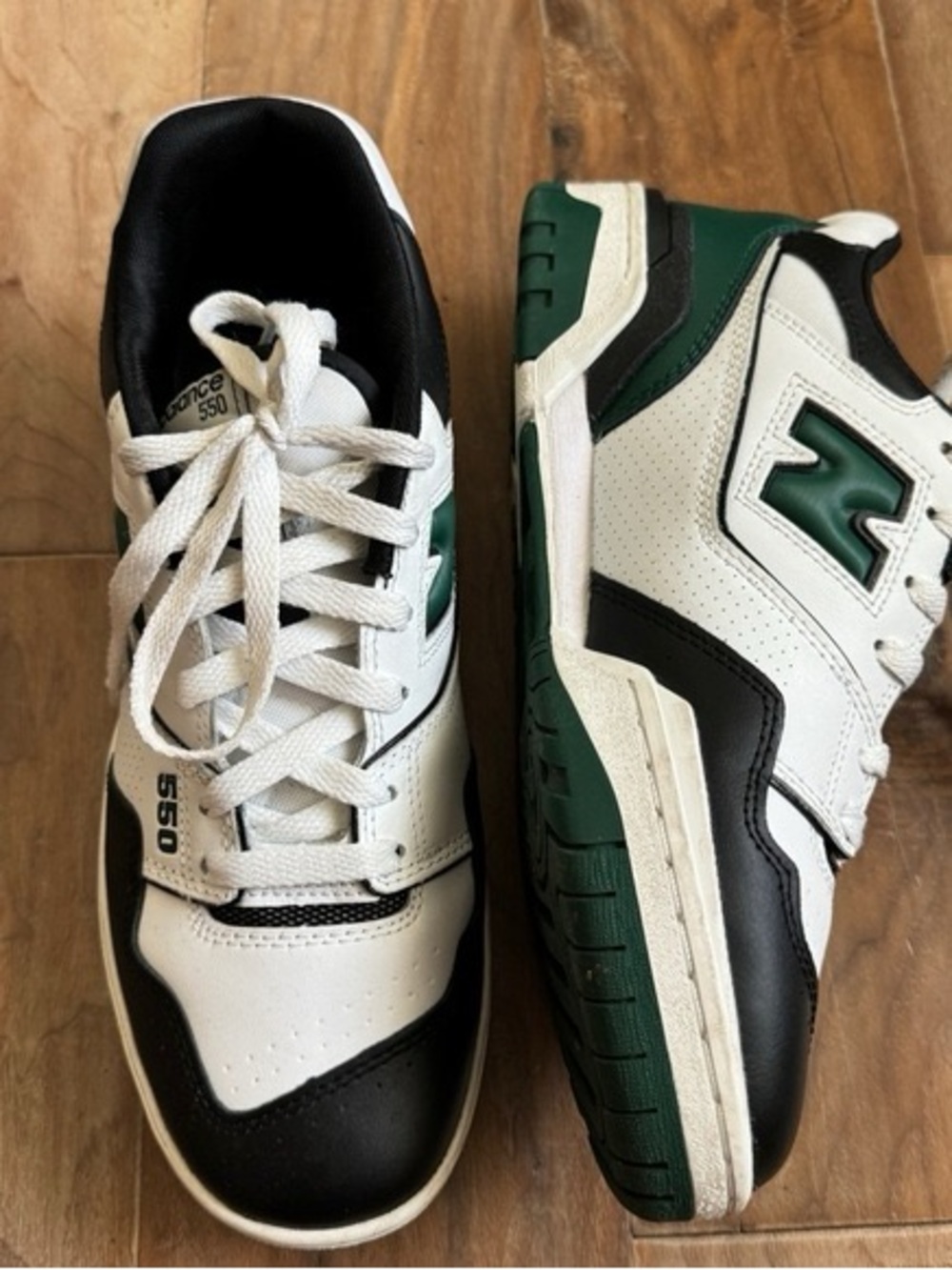 New Balance Men's White Black Green 550 Retro Trainers